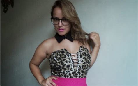 Pornô de Trans com Garota e Sexo de Travesti com uma Mulher .